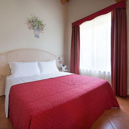 Residence Adamello Resort Ponte Di Legno Bilik gambar