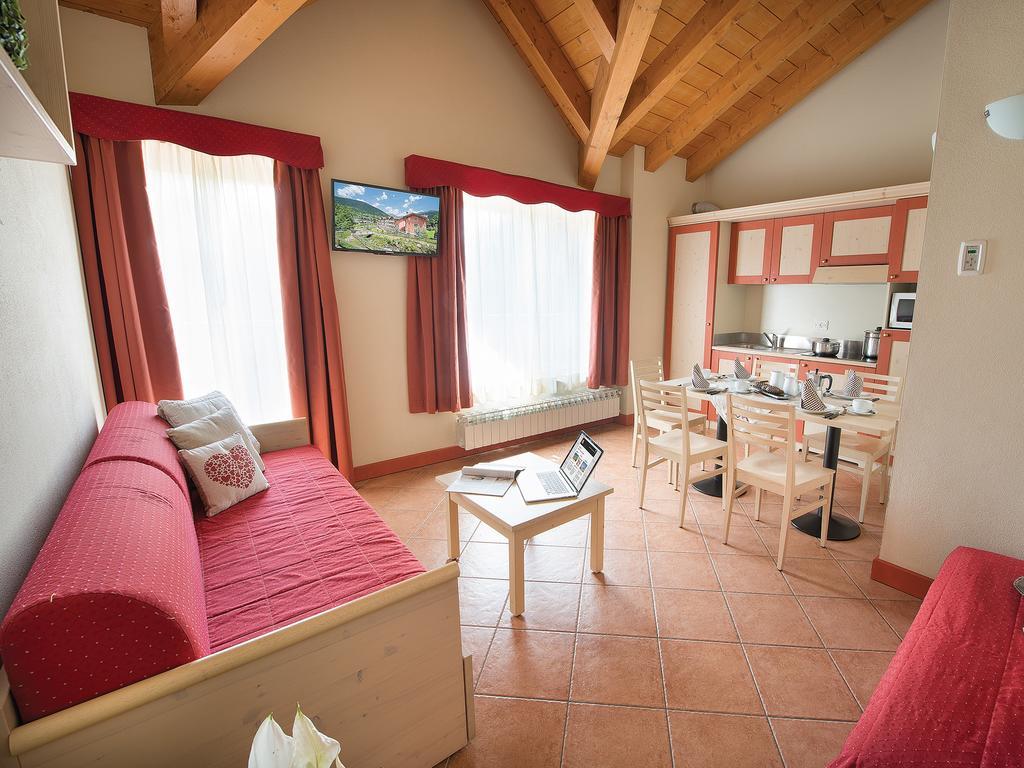 Residence Adamello Resort Ponte Di Legno Bilik gambar