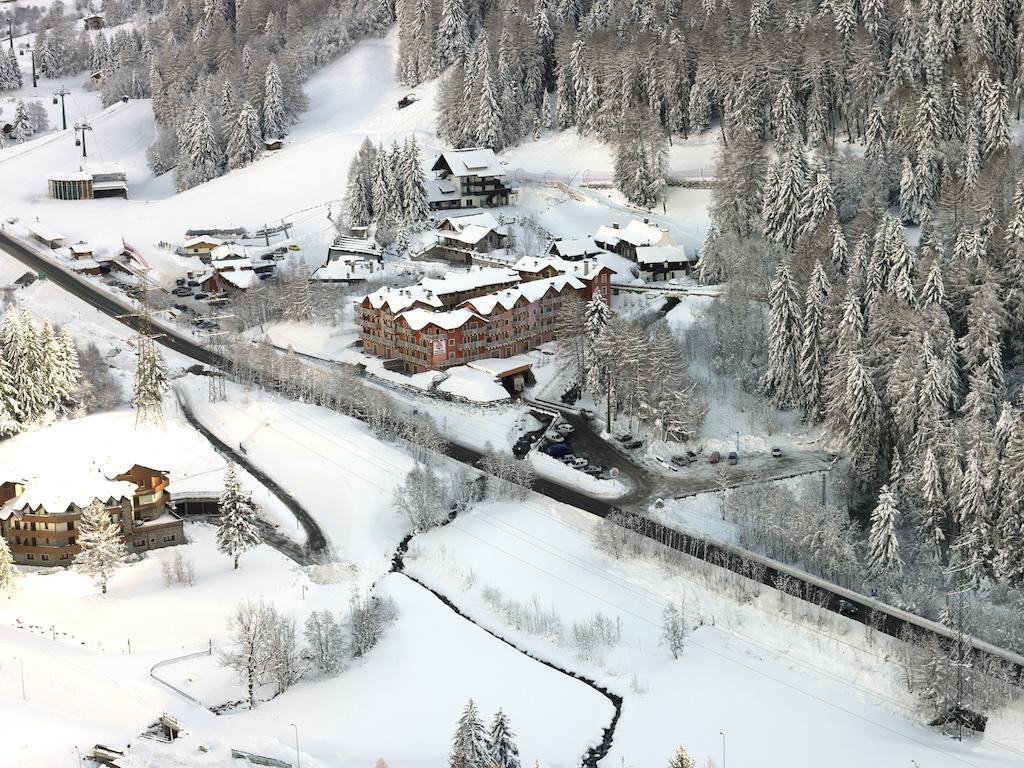 Residence Adamello Resort Ponte Di Legno Luaran gambar